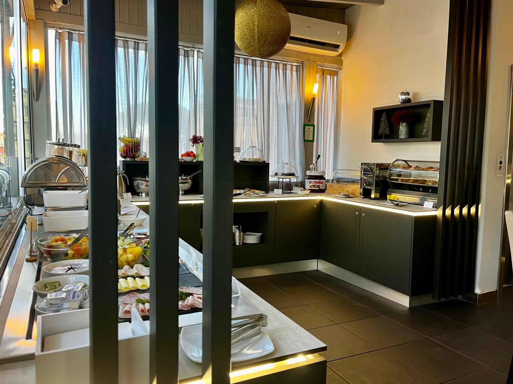 Best Western Cinemusic Hotel Roma Esterno foto